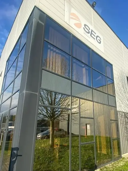 Nettoyage de façades vitrées & panneaux signalétiques, Paandawlv, Lavage vitre professionnel