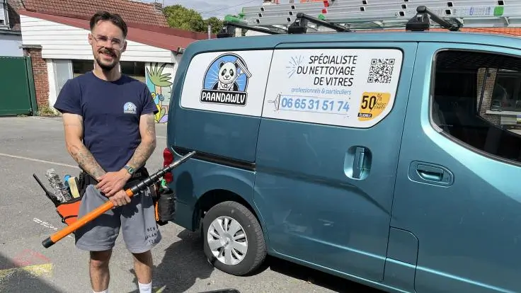 Kevin Degroote, laveur de vitres professionnel, article la Voix du Nord Septembre 2025