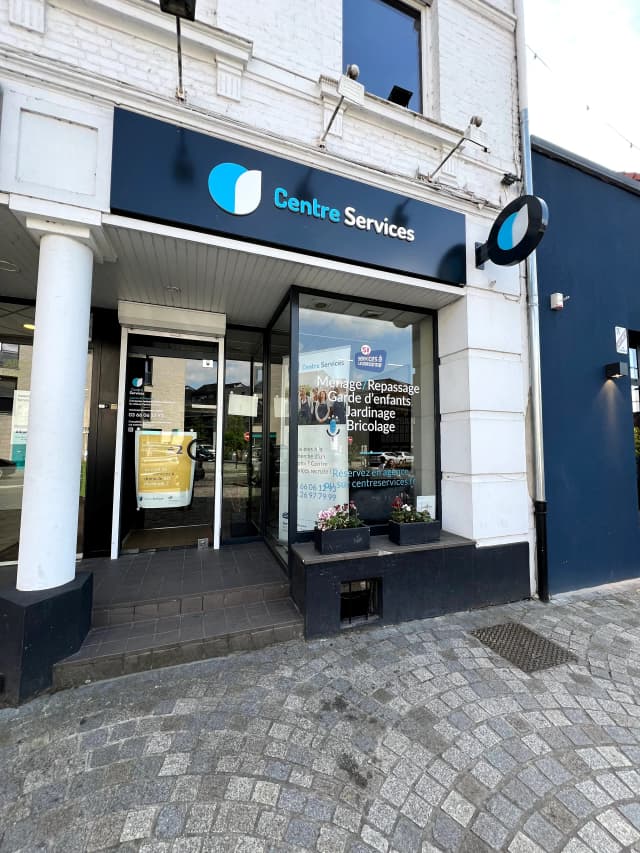 Prestation Nettoyage de la vitrine de Centre Services à Mouvaux à mouvaux