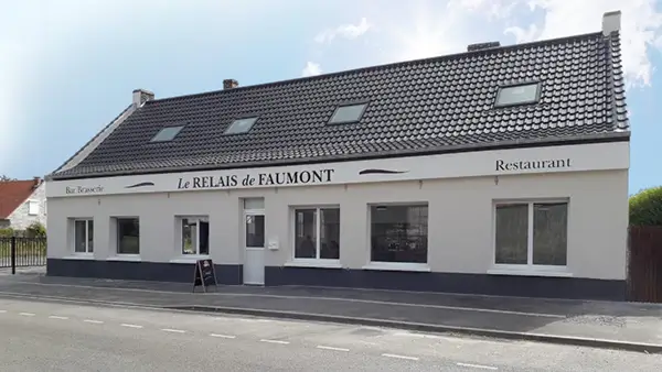 Nettoyage des vitres du restaurant le Relais de Faumont à Faumont, par Paandawlv, Laveur de vitres professionnel