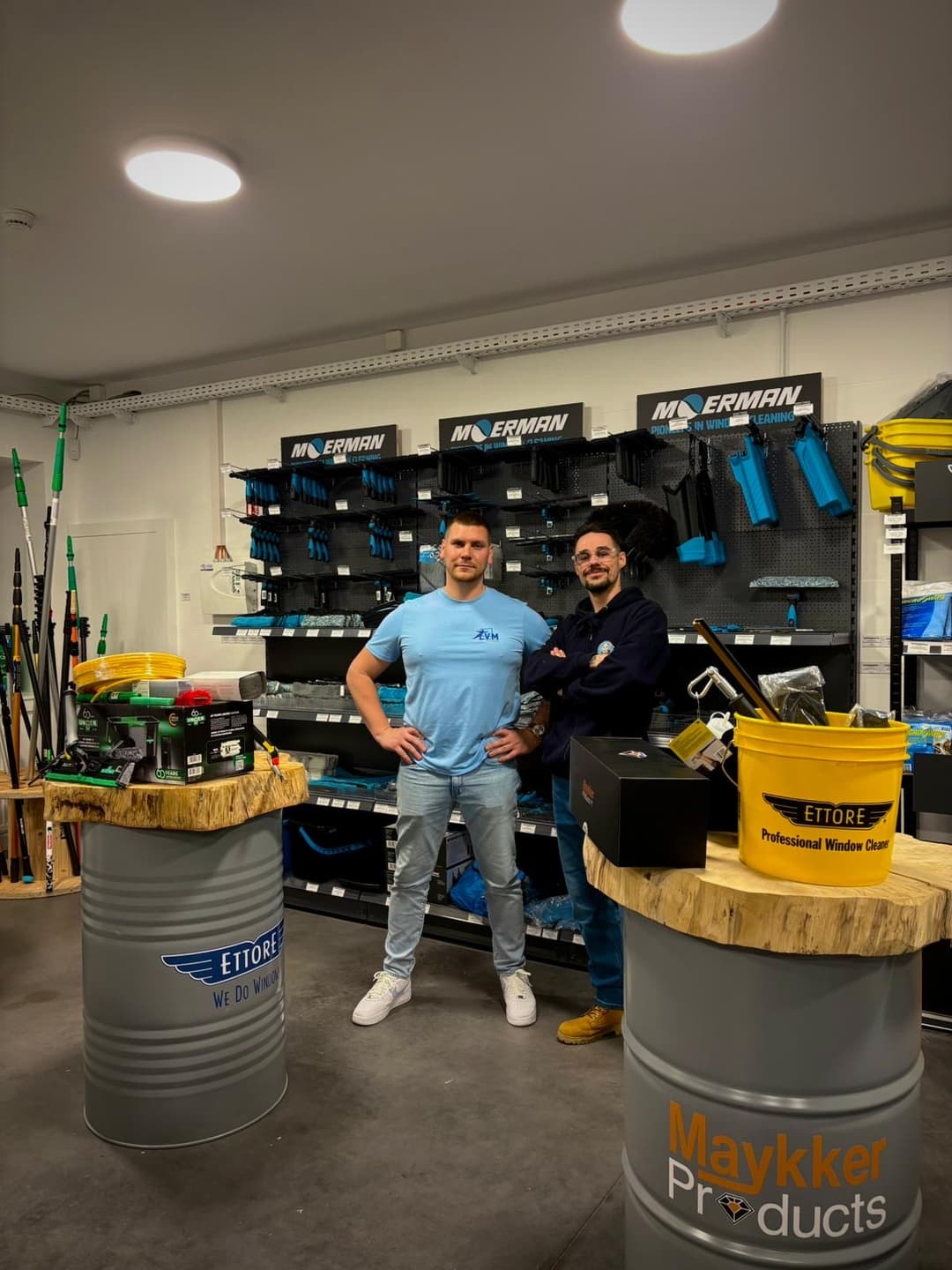 LVM SHOP BE - Photo du Gérant et de Paandawlv - Kevin Degroote Laveur de vitres profesionnel