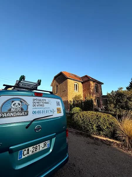 Nettoyage des vitres et volets à Bourlon, par Paandawlv, Laveur de vitres professionnel