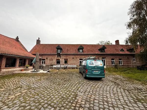 Nettoyage des vitres d'un corps de ferme à Bersée, par Paandawlv, Laveur de vitres professionnel