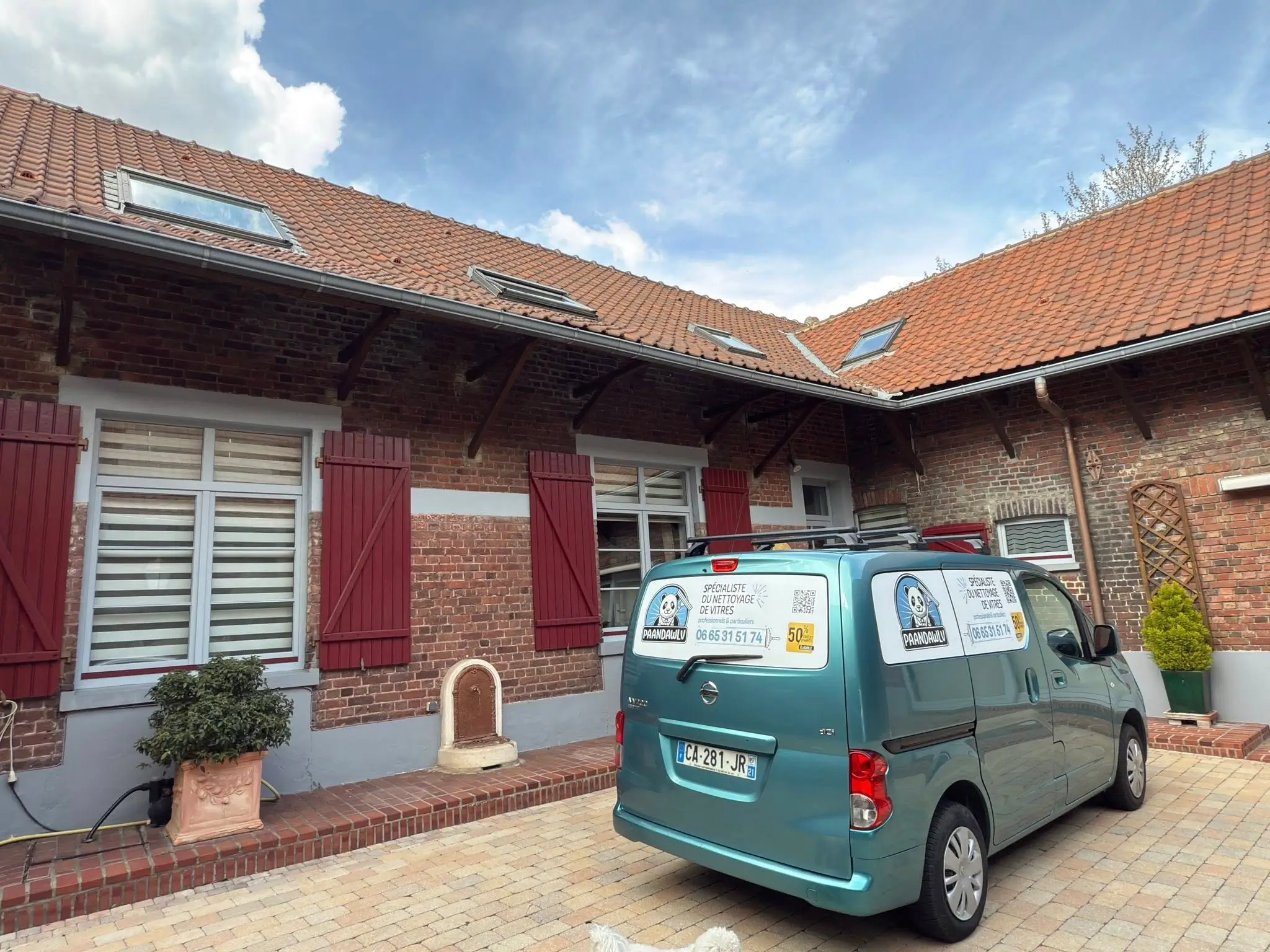 Nettoyage des vitres à Toufflers, par Paandawlv, Laveur de vitres professionnel