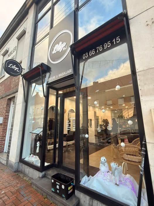 Prestation de Nettoyage de vitrines et enseignes commerciales à Lys lez Lannoy