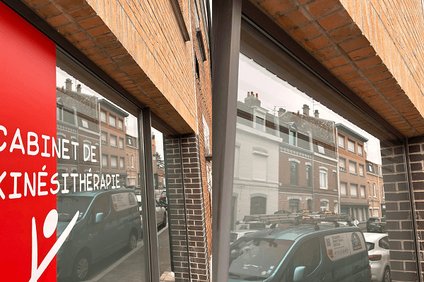 Prestation de Nettoyage de vitrines et enseignes commerciales à Faches-Thumesnil