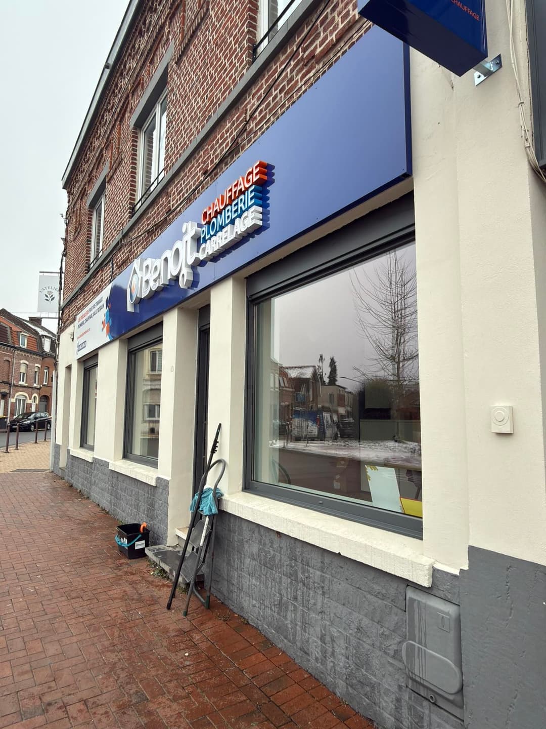 Nettoyage de vitrines commerciales - Paandawlv - Laveur de vitres professionnel - Métropole Lilloise