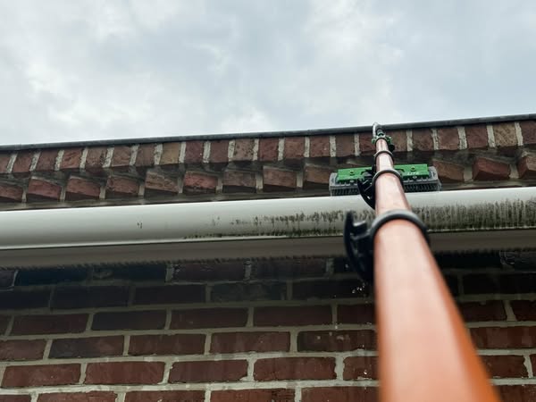 Nettoyage professionnel de gouttières Métropole Lilloise - Kevin Degroote Paandawlv