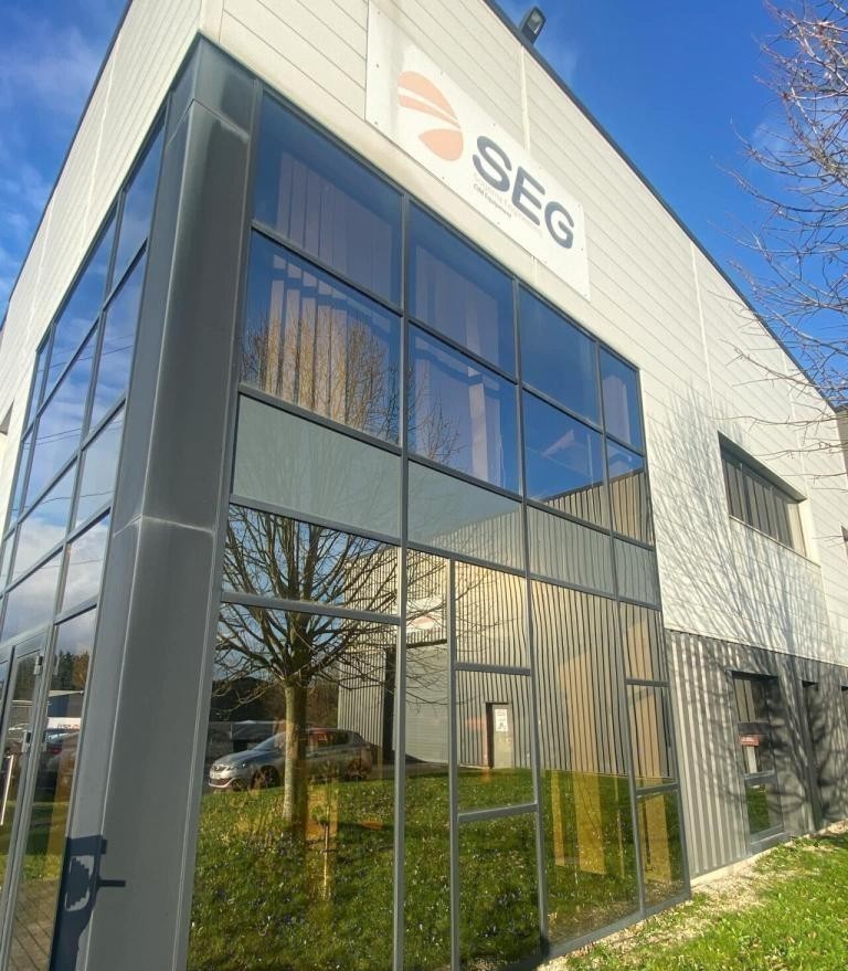 Nettoyage de façades vitrées & panneaux signalétiques, Paandawlv, Lavage vitre professionnel