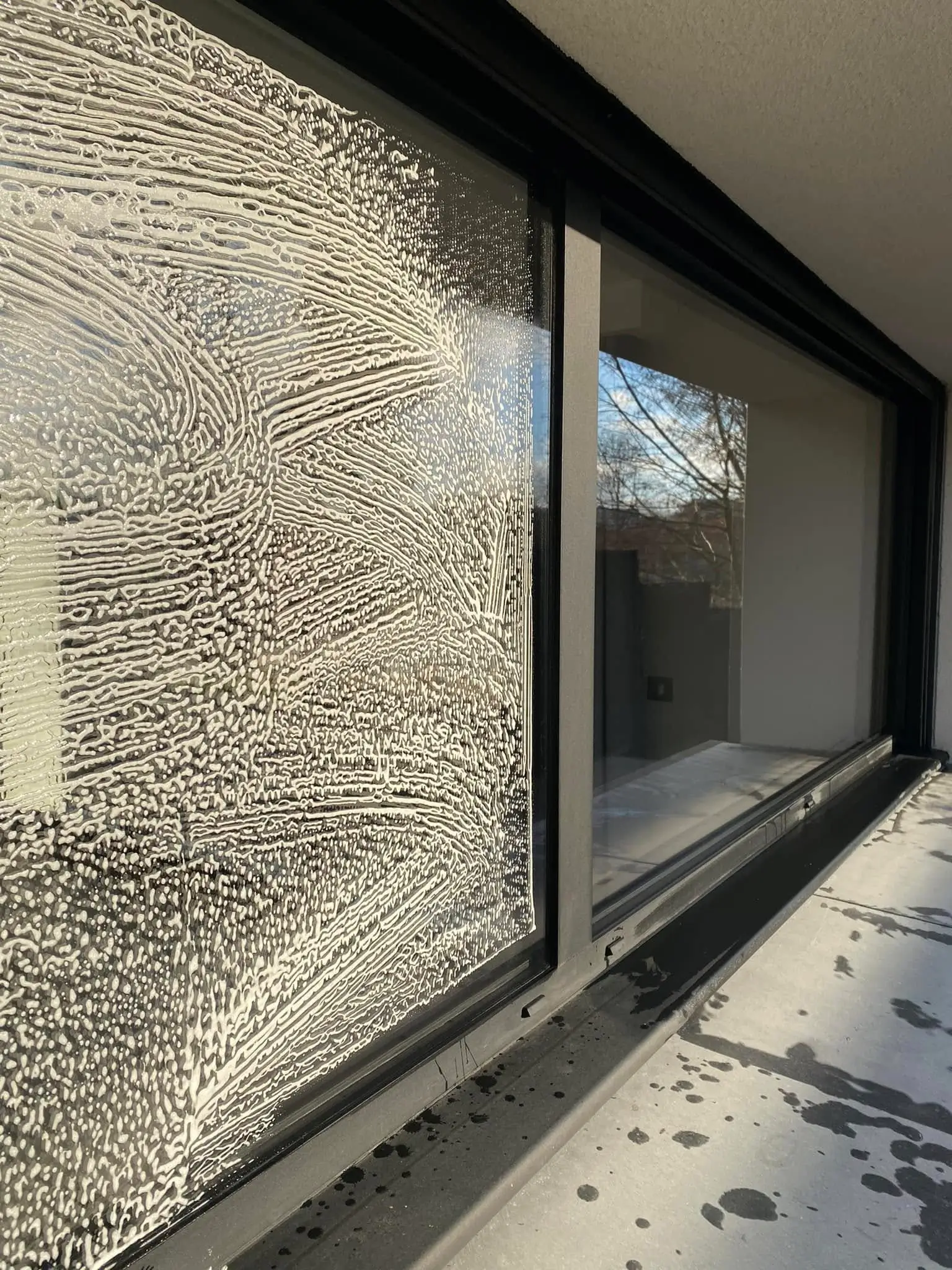 Nettoyage de baie vitrée à Lys Lez Lannoy, par Paandawlv, Laveur de vitres professionnel