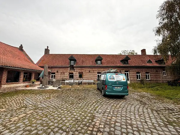 Nettoyage des vitres d'un corps de ferme à Bersée, par Paandawlv, Laveur de vitres professionnel
