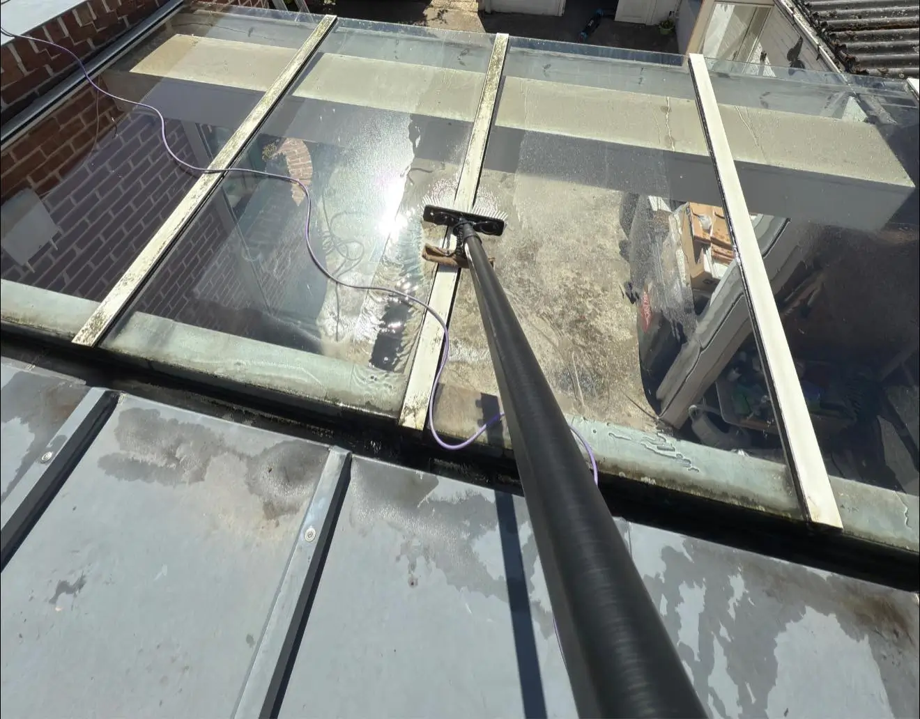Nettoyage de baie vitrée à Roubaix, par Paandawlv, Laveur de vitres professionnel